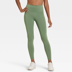 All In Motion | Dynamic Flex High-Rise Pocketed 7/8 Leggings in Green Size XL